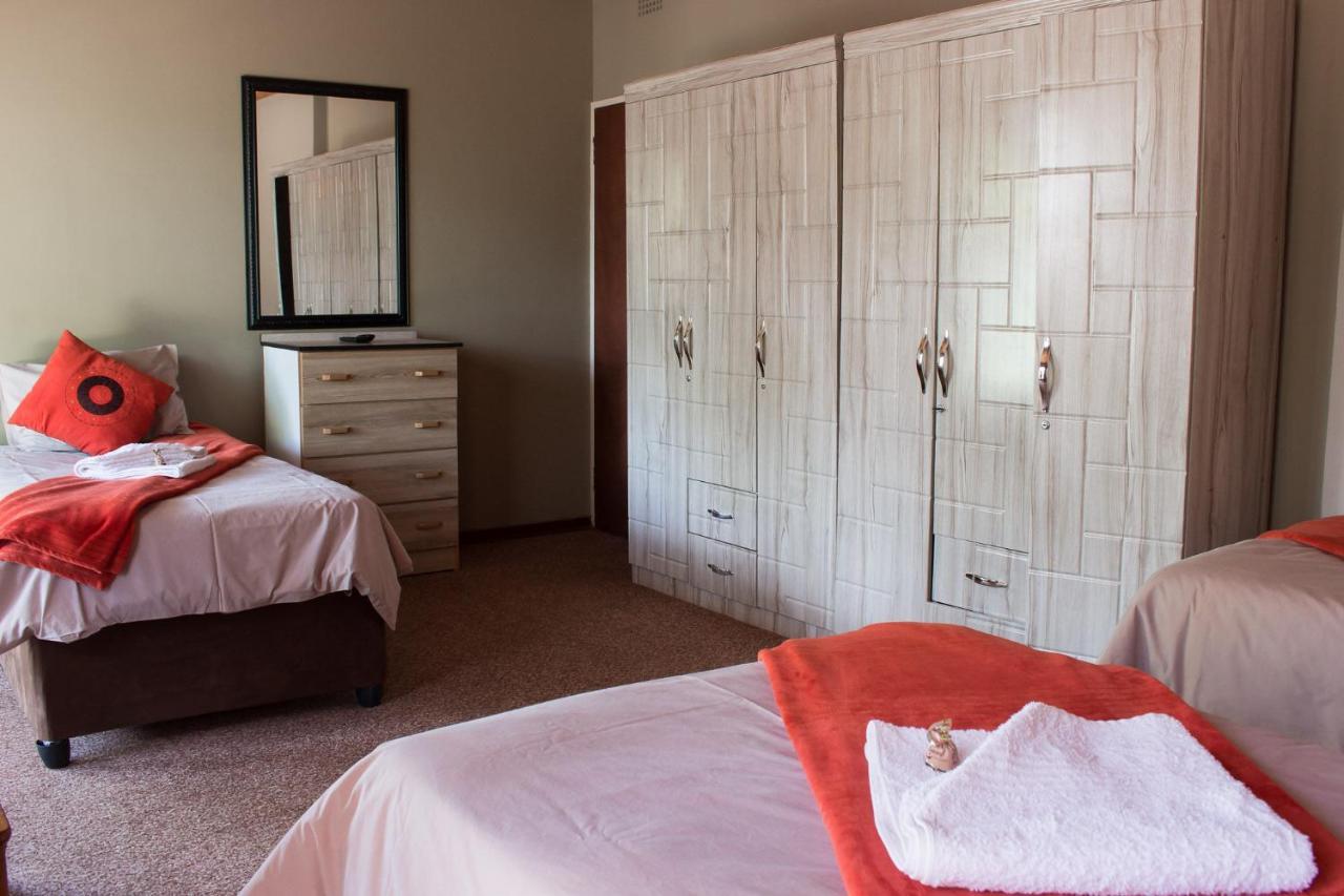 Gemstone Guest House เคลิร์กสดอร์ป ภายนอก รูปภาพ