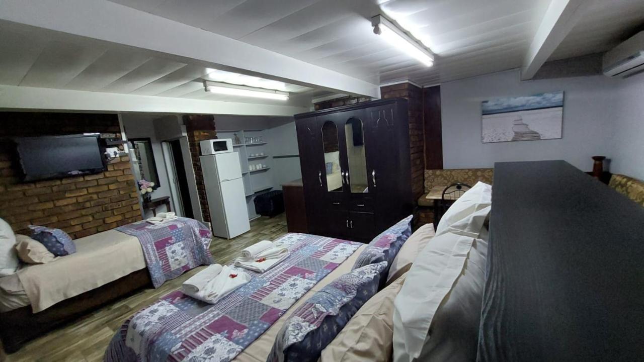 Gemstone Guest House เคลิร์กสดอร์ป ภายนอก รูปภาพ